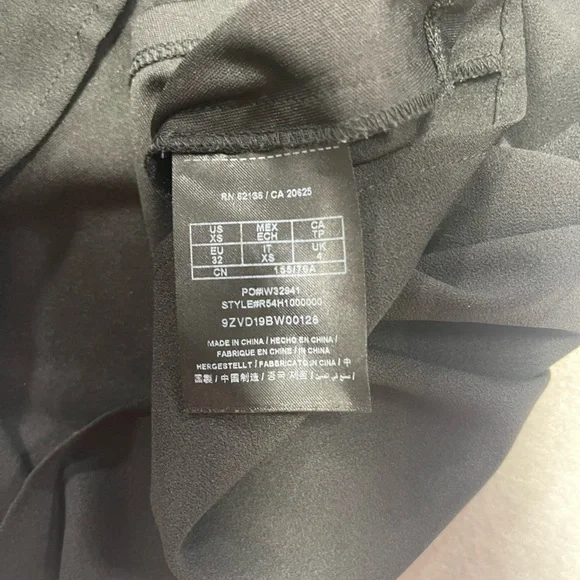 Guess Black Sleeveless Blouse XS Buckle Front Keyhole Top office business - Picture 4 of 6